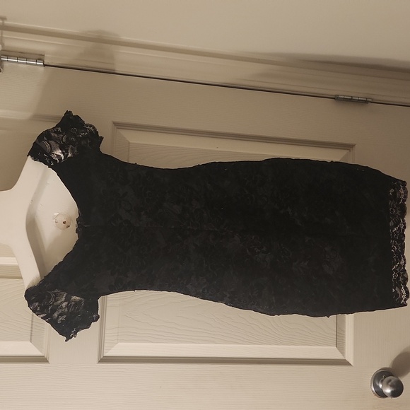 Guess velvet and lace mini dress - Picture 4 of 5